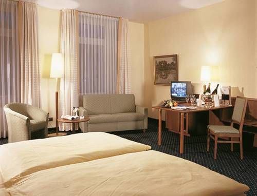 Victoria 4*